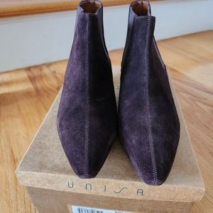 Unisa suede chelsea ankle boot sz 8